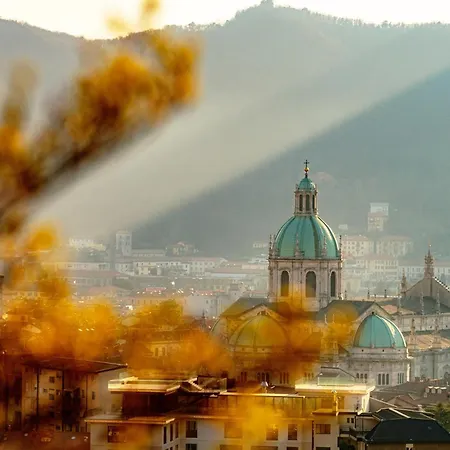 And View - Downtown Apartment Como